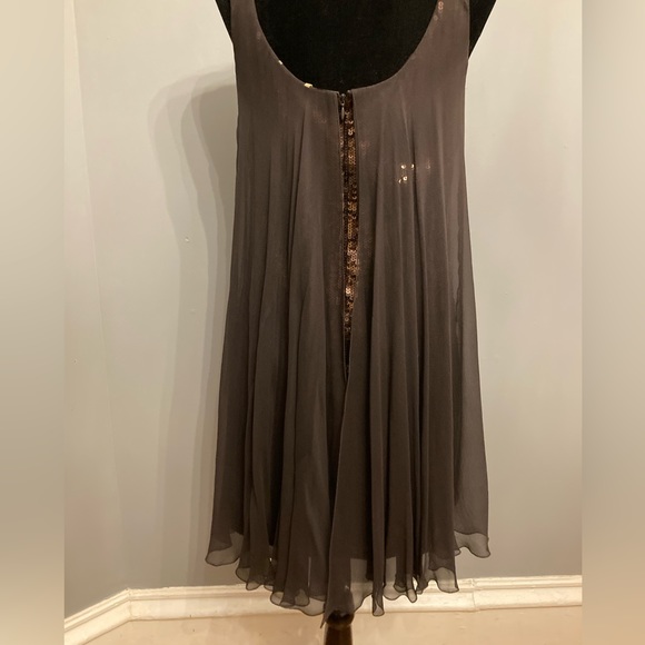 Nearly New ELIE TAHARI Brown Sequinned Dress With Silk Chiffon Overlay, size 8 - Picture 5 of 8